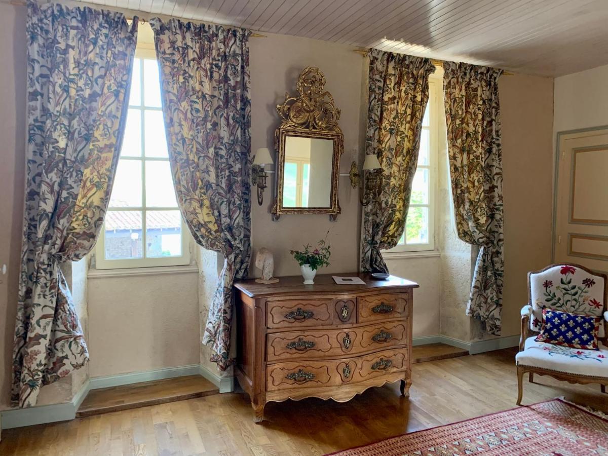 مبيت وإفطار Saint-Hilaire-des-Loges Logis De La Touche المظهر الخارجي الصورة