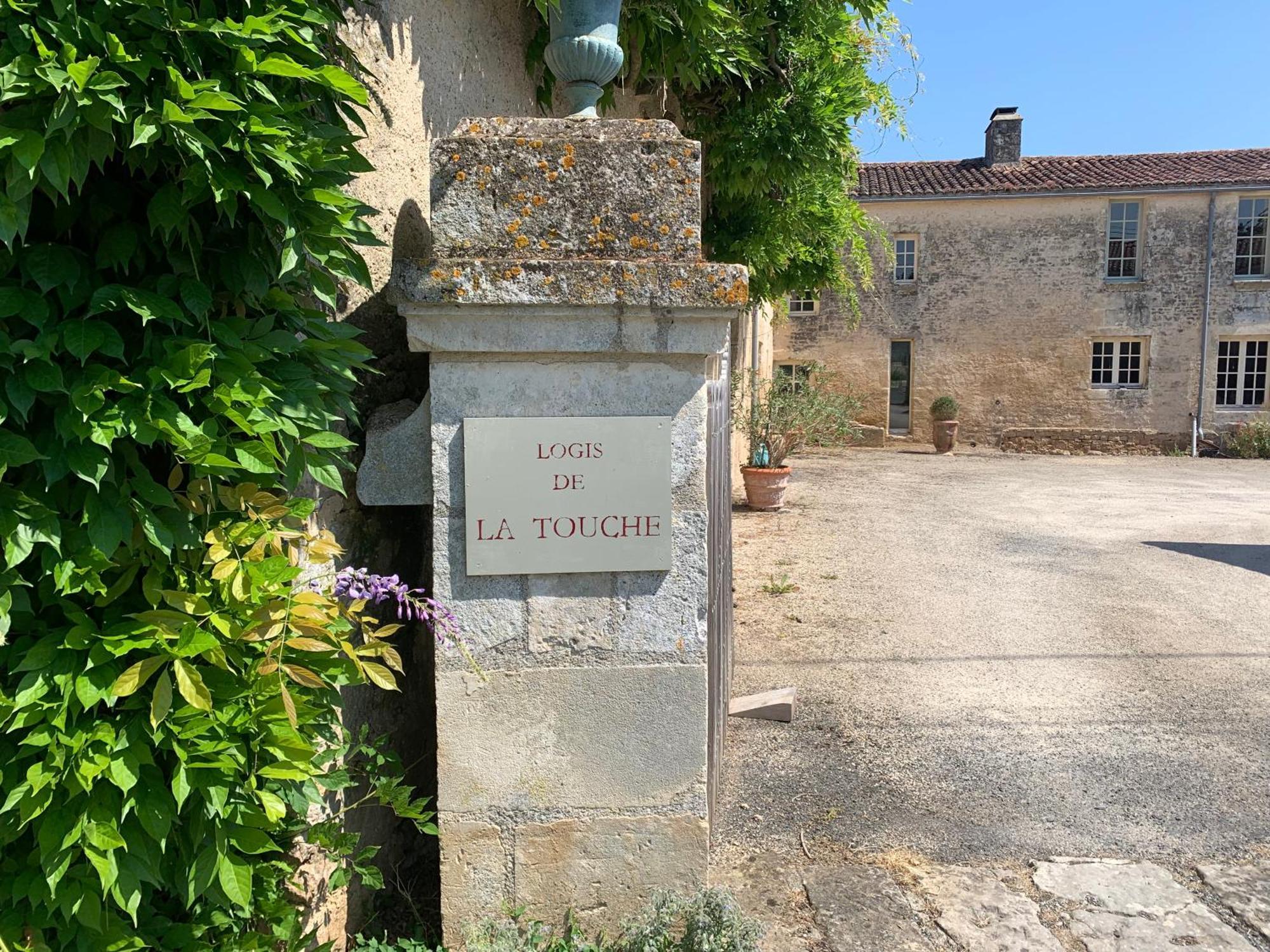 مبيت وإفطار Saint-Hilaire-des-Loges Logis De La Touche المظهر الخارجي الصورة